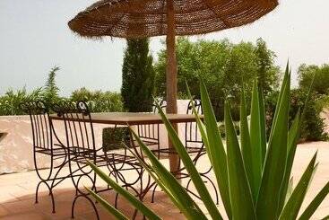پانسیون Domaine El Manar
