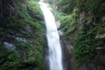 پانسیون Lei Zhiben Hot Spring