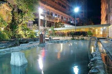 پانسیون Lei Zhiben Hot Spring