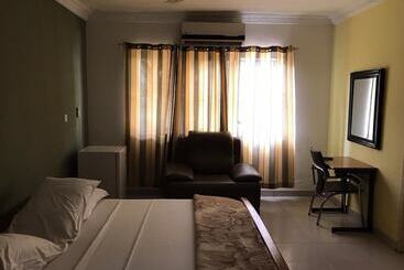 پانسیون Mace Lodge