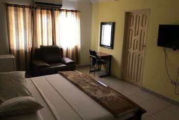 پانسیون Mace Lodge