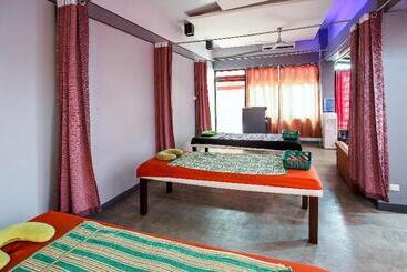 هتل Capital O 786 Kwe  And Resort