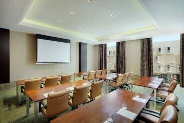 هتل Doubletree By Hilton Doha  Al Sadd