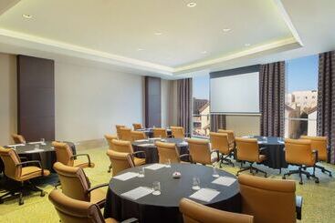 هتل Doubletree By Hilton Doha  Al Sadd