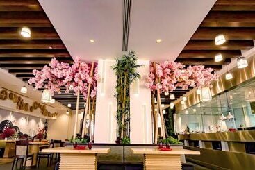هتل Doubletree By Hilton Doha  Al Sadd