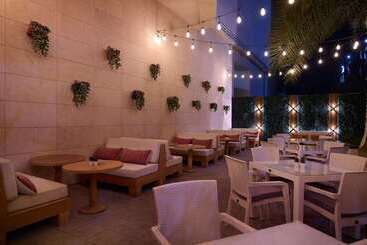 هتل Doubletree By Hilton Doha  Al Sadd