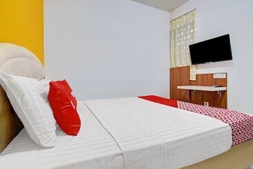 پانسیون Reddoorz Near Mall Of Indonesia