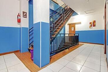 پانسیون Reddoorz Near Mall Of Indonesia