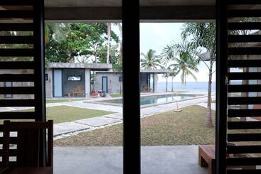 پانسیون Veue Beach Cabins