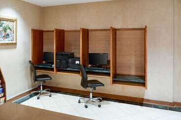 Clarion Hotel Airport