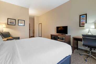 هتل Comfort Inn Mechanicsburg  Harrisburg South