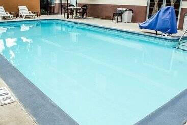 هتل Comfort Inn Mechanicsburg  Harrisburg South