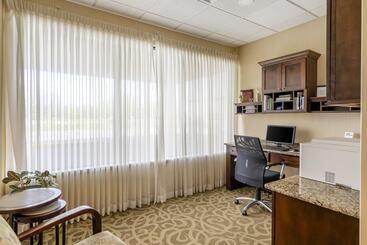 هتل Comfort Inn & Suites Watertown  1000 Islands