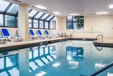 هتل Comfort Inn & Suites Watertown  1000 Islands