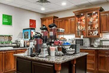 هتل Comfort Inn & Suites Watertown  1000 Islands