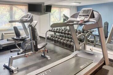هتل Comfort Inn Williamsburg Gateway