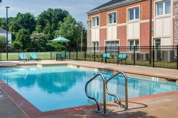 هتل Comfort Inn Williamsburg Gateway