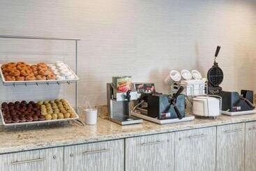 هتل Comfort Inn Williamsburg Gateway