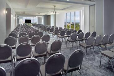 Отель Courtyard Miami Coconut Grove