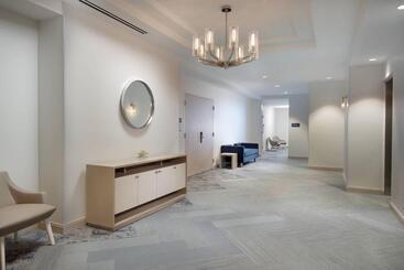 Отель Courtyard Miami Coconut Grove