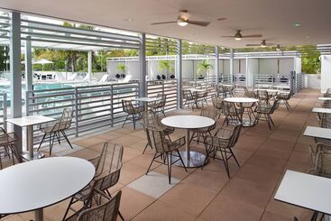 Отель Courtyard Miami Coconut Grove