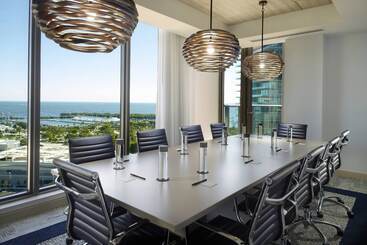 Отель Courtyard Miami Coconut Grove