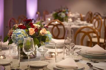Отель Courtyard Miami Coconut Grove
