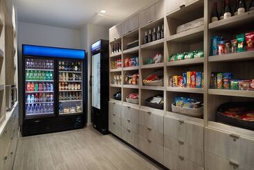 Отель Courtyard Miami Coconut Grove