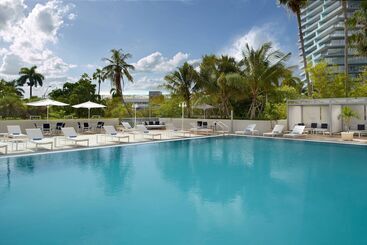 Отель Courtyard Miami Coconut Grove