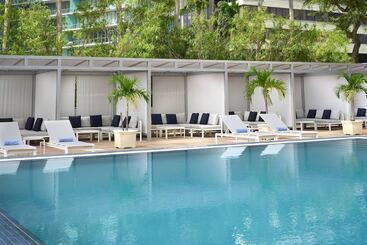 Отель Courtyard Miami Coconut Grove