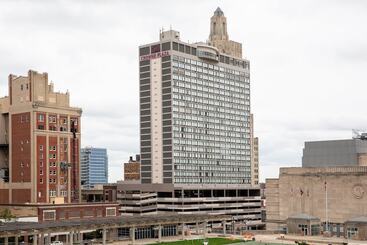 هتل Crowne Plaza Kansas City Downtown, An Ihg