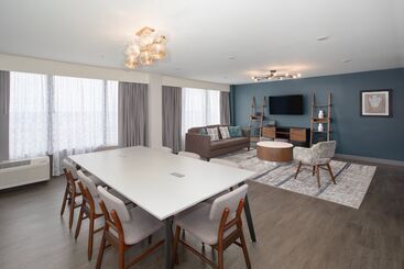 هتل Crowne Plaza Kansas City Downtown, An Ihg