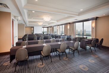 هتل Crowne Plaza Kansas City Downtown, An Ihg