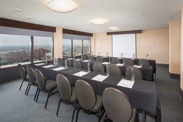هتل Crowne Plaza Kansas City Downtown, An Ihg
