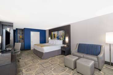 هتل Days Inn By Wyndham Asheville Downtown North