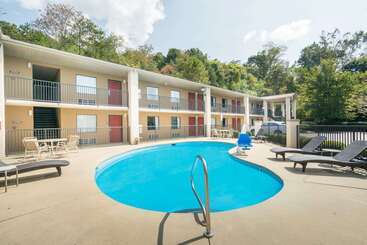 هتل Days Inn By Wyndham Asheville Downtown North