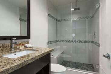 هتل Days Inn By Wyndham Downey