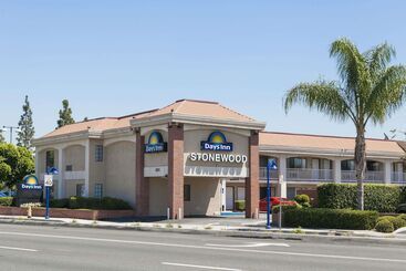 هتل Days Inn By Wyndham Downey