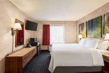 هتل Days Inn By Wyndham Hurley