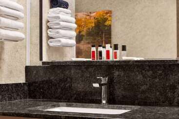 هتل Days Inn By Wyndham Hurley