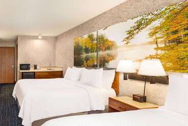 هتل Days Inn By Wyndham Hurley