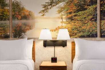 هتل Days Inn By Wyndham Hurley