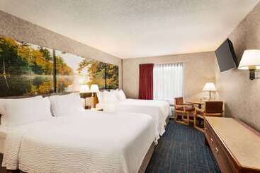 هتل Days Inn By Wyndham Hurley