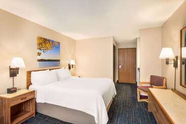 هتل Days Inn By Wyndham Hurley