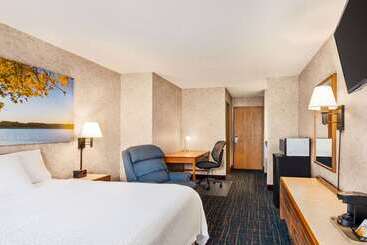 هتل Days Inn By Wyndham Hurley