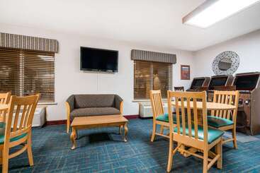 هتل Days Inn By Wyndham Hurley