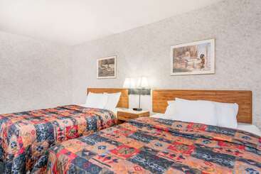هتل Days Inn By Wyndham Hurley