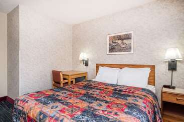 هتل Days Inn By Wyndham Hurley