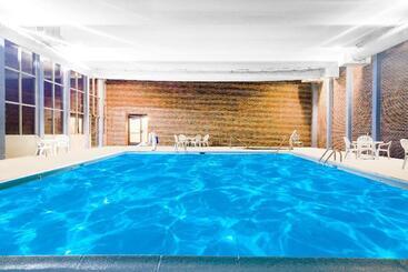 هتل Norwood Inn & Suites La Crosse