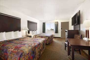 فندق Days Inn By Wyndham Oceanside